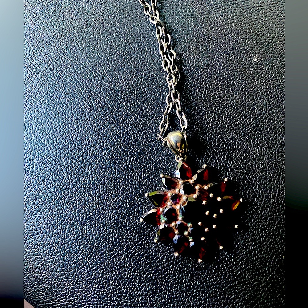 Sterling silver garnet antique necklace 20” stunning jewelry.